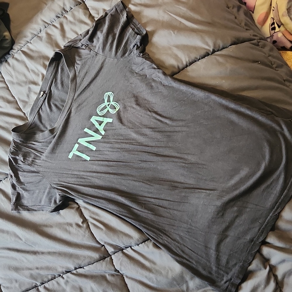 TNA t-shirt